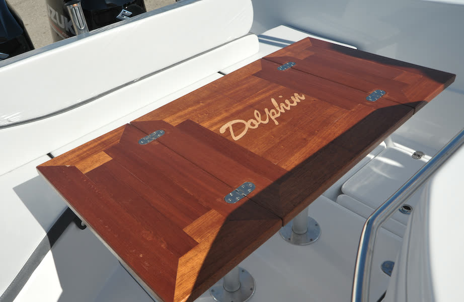 Cantiere Nautico Dolphin Marine — il tavolo del pozzetto