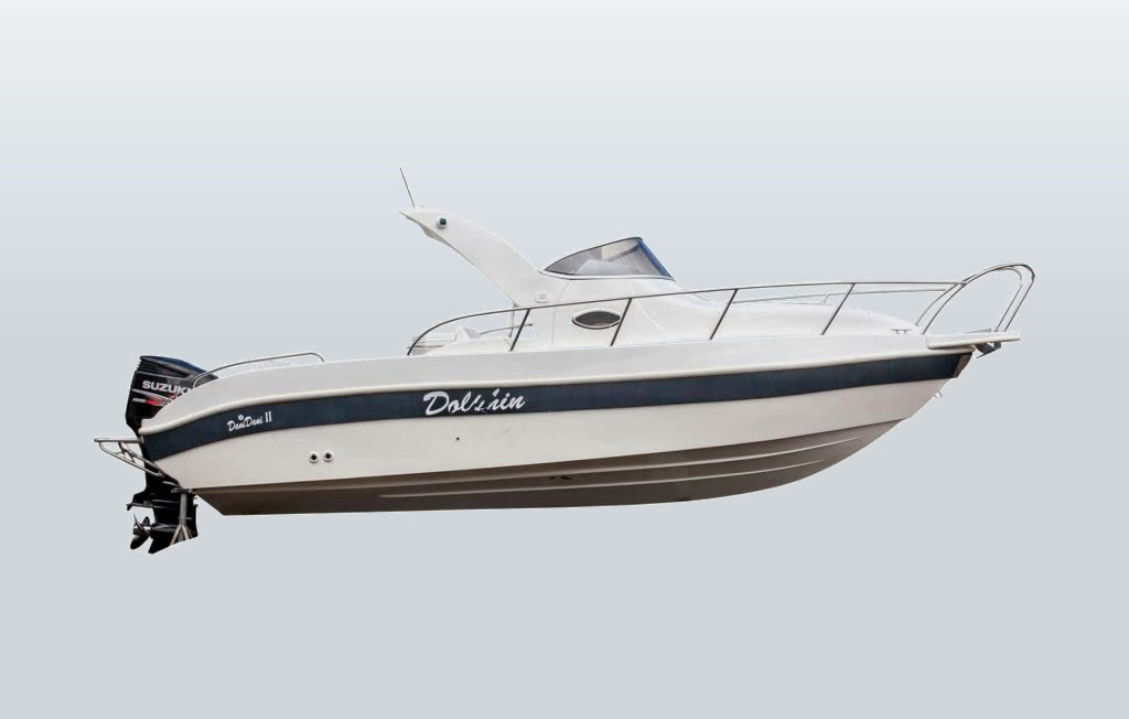Dolphin Marine Dolphin 25 Cabinato — vista di lato, fotografia di studio